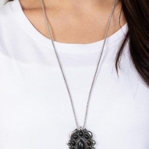 Beautiful Mojave Medallion - Black Necklace with Matching Earrings